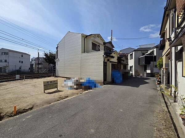 周辺環境や土地の広さ、前面道路の状況などを現地でしっかり確認可能。住まいづくりのイメージが広がります。
