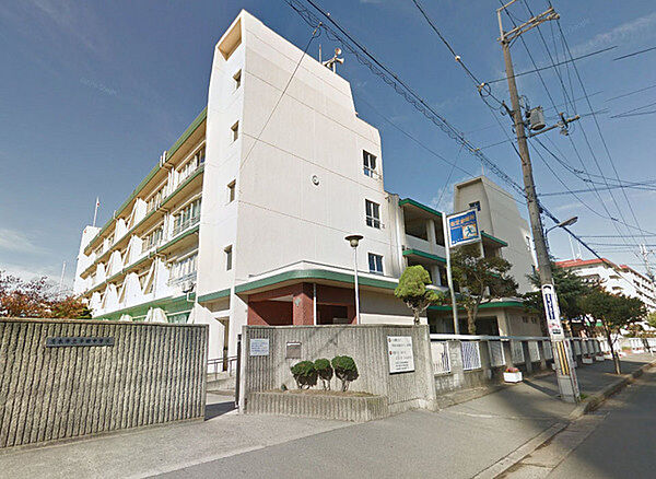 茨木市立平田中学校まで680m