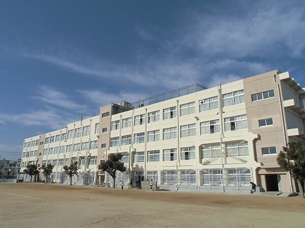 高槻市立五百住小学校まで640m
