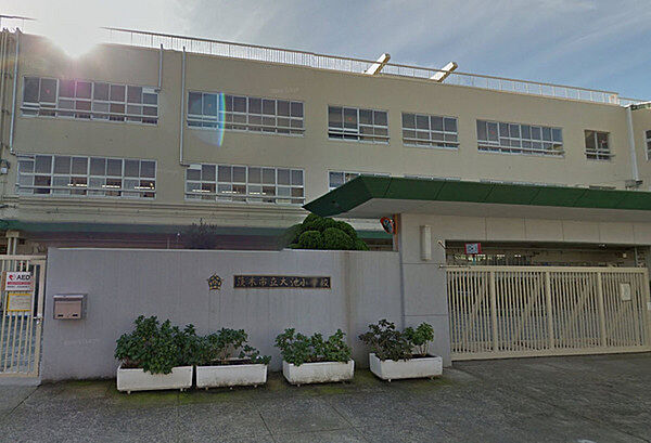 茨木市立大池小学校まで957m