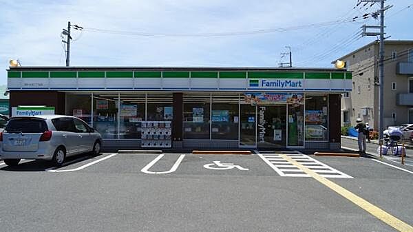 ファミリーマート茨木太田二丁目店まで487m