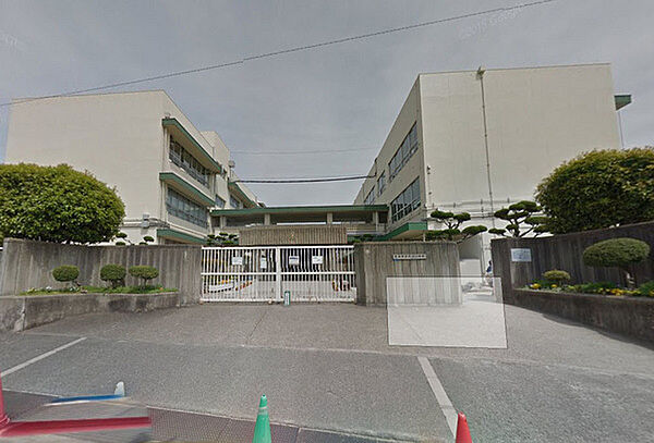 茨木市立太田小学校まで532m