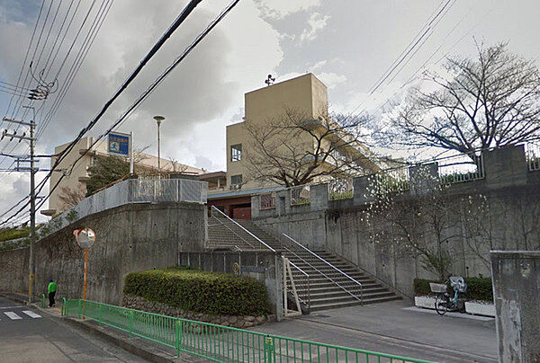 茨木市立沢池小学校まで1487m