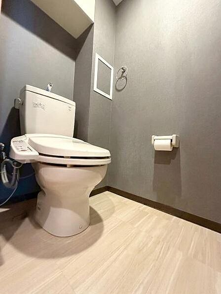 ★トイレです！※掲載写真はAI加工により家具・荷物を削除しております。