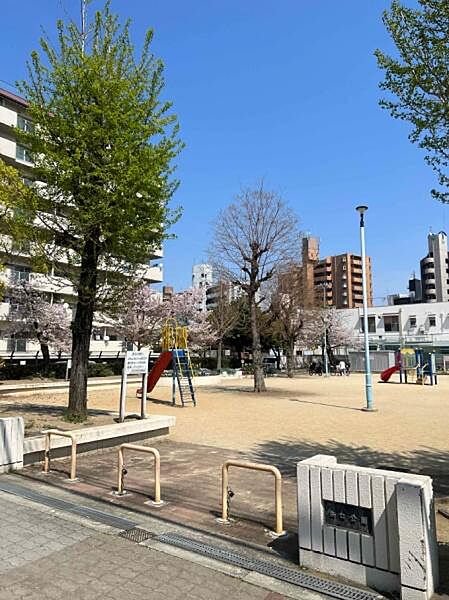 浜口公園まで1404m、★目の前には公園がございます♪