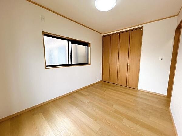 収納付き約6帖のお部屋です♪