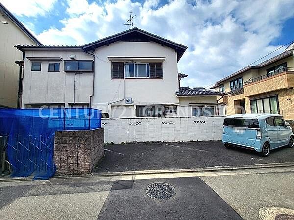 【現地写真】本物件を東側から撮影。建物がないので採光が確保しやすくなっております