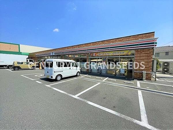 セブンイレブン高槻日吉台口店まで1100m