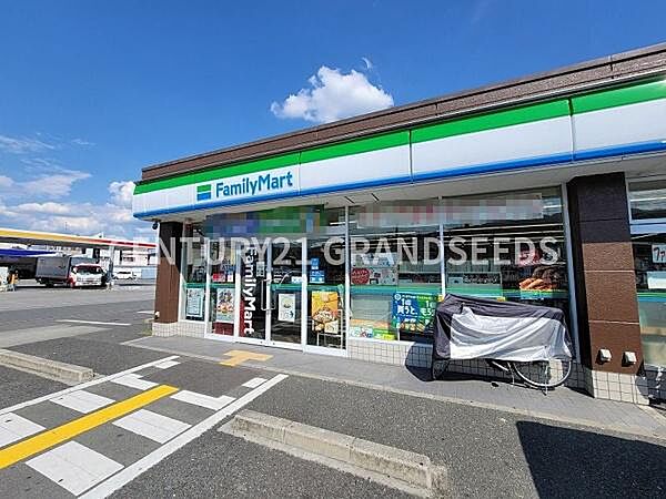 ファミリーマート島本高浜二丁目店まで360m
