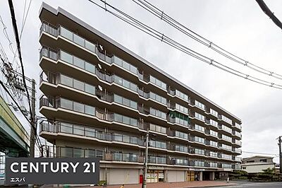 外観:7階建の最上階部分のお部屋です。上階からの生活音を気にすることなく、開放感ある眺望とともに暮らせるのは最上階ならではの魅力。周辺の生活利便施設も揃った、暮らしやすいロケーションです。 外観:7階建の最上階部分のお部屋です。上階からの生活音を気にすることなく、開放感ある眺望とともに暮らせるのは最上階ならではの魅力。周辺の生活利便施設も揃った、暮らしやすいロケーションです。