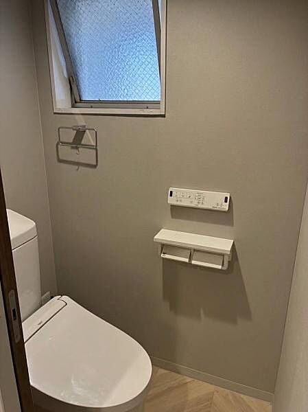 マンションでは珍しいトイレに窓有り！2023年に撮影した写真です