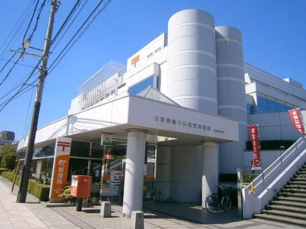 大阪安治川口駅前郵便局まで680m