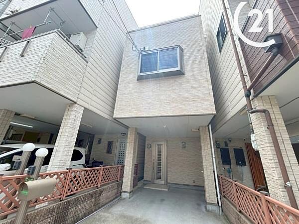 2面採光につき、住まいに明るい日差しが差し込みます！