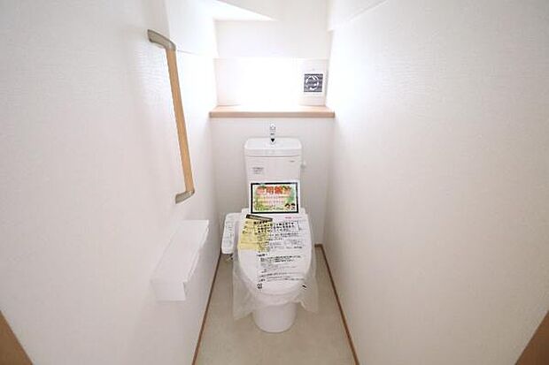 【トイレ】各階にトイレが付いているので、忙しい朝の時間帯にも安心！