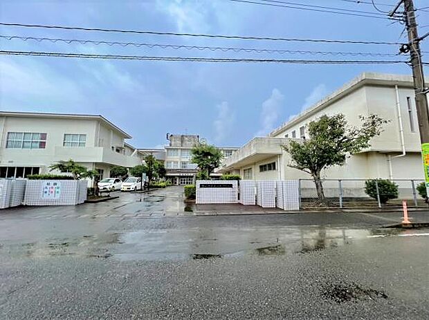 宮崎市立赤江東中学校まで950m