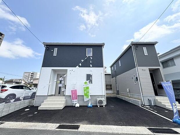 【駐車場】駐車スペース2台可能。（車種によります）