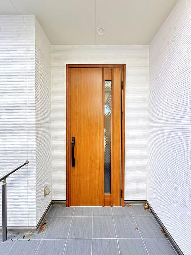 玄関を入った瞬間に予感させる、その奥に待っている新生活への期待。ここから始まる素敵な新生活を予感させます。