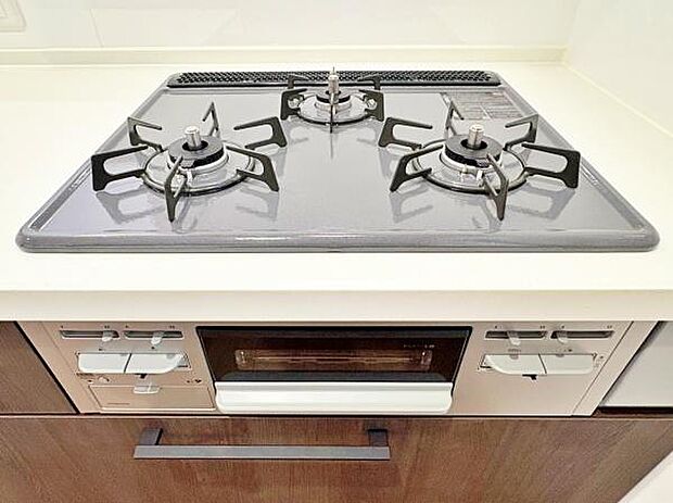 3口コンロなのでお料理がはかどりそうです。