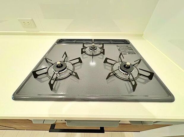 3口コンロなのでお料理がはかどりそうです。
