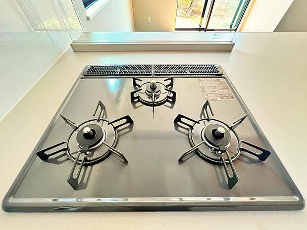 3口コンロなのでお料理がはかどりそうです。