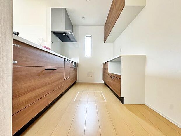 キッチンスペースです。広さも十分ありますのでご家族様並んでお料理もいいですね。