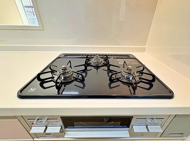 3口コンロなのでお料理がはかどりそうです。