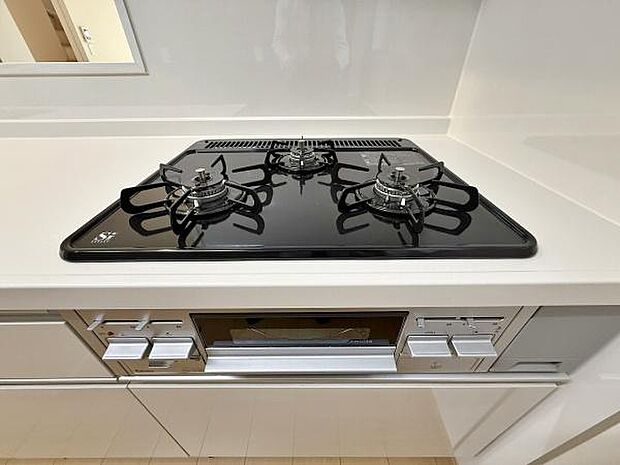 3口コンロなのでお料理がはかどりそうです。