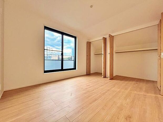 収納もしっかりあって、使いやすい洋室です。