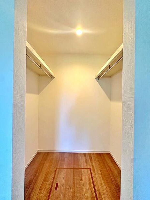 【ウォークインクローゼット】