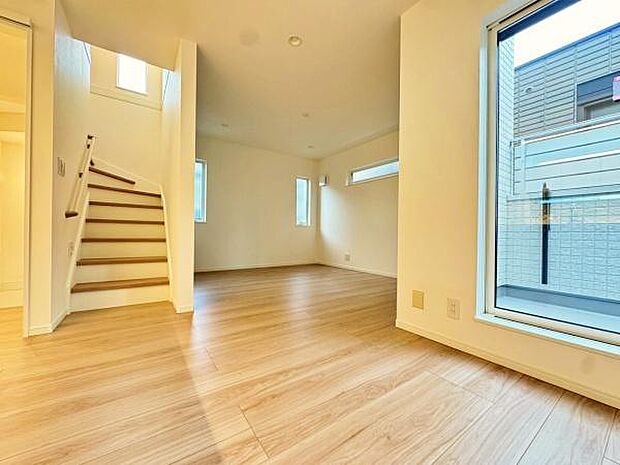 「リビングイン階段、毎日の“行ってきます”と“おかえり”。そこにあるのは、いつも家族のぬくもり。」