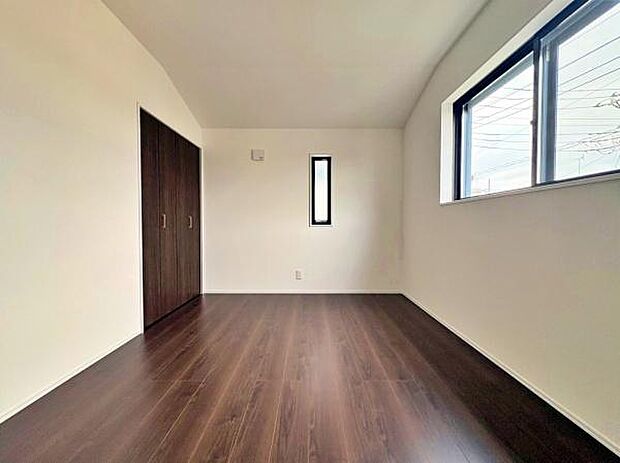 リビングはたわいもない会話を楽しみ、ゆったりとした時を過ごす安らぎの場所。家族の思い出が刻まれる大切な空間です。