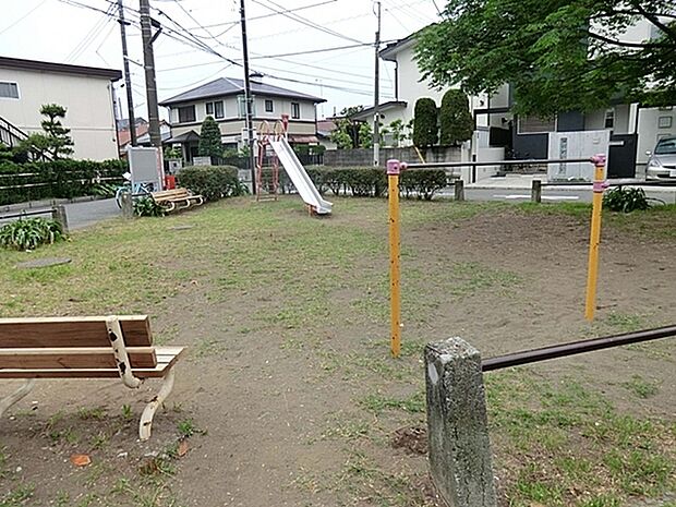 若葉公園まで1053m