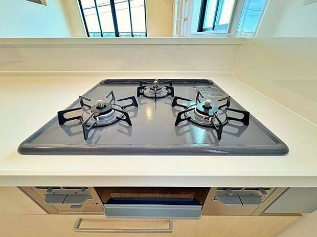 3口コンロなのでお料理がはかどりそうです。