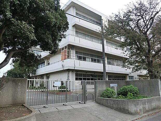 横浜市立上飯田中学校まで1033m