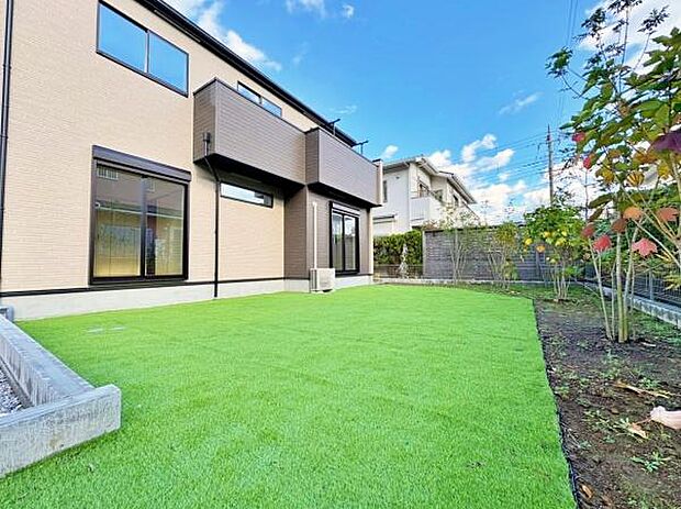 【庭】広いスペースでとても気持ちが良いですよ♪