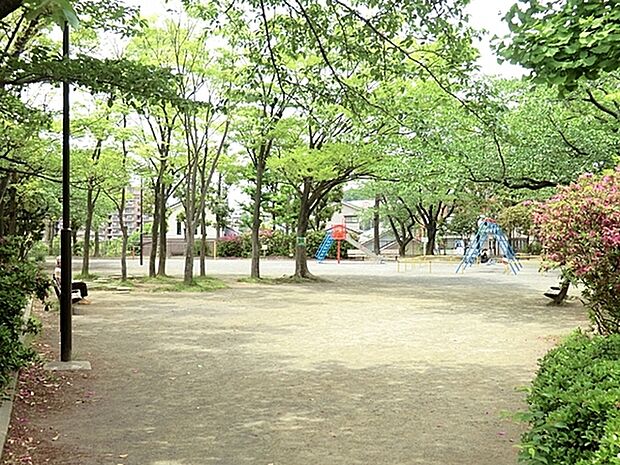名瀬下第三公園まで366m