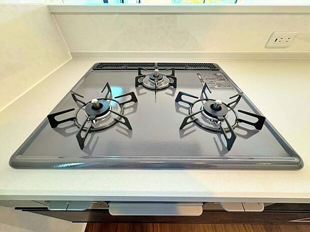 3口コンロなのでお料理がはかどりそうです。