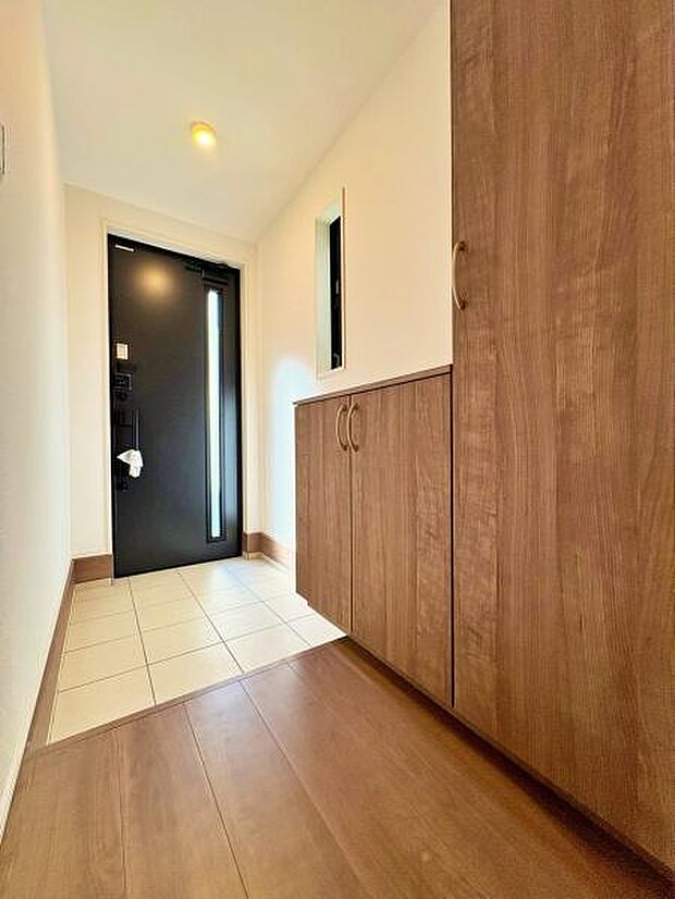 玄関を開けた時に楽しい新生活を予感させます。