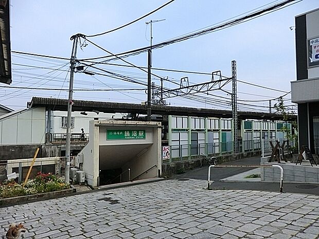 江ノ電「鵠沼」駅まで706m、境川沿いにある駅で、駅周辺は閑静な住宅街になっています。
