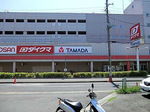ヤマダ電機久里浜店まで774m、マクドナルドが1階に入っています。