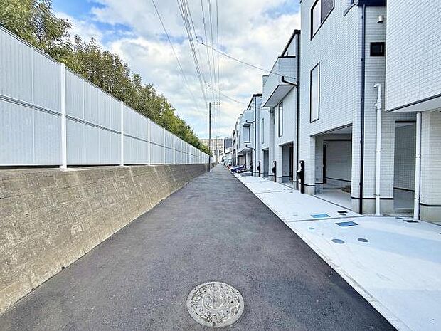 人通り車通りも少なくお子様がいらっしゃるご家庭も安心してお住まいになれます。