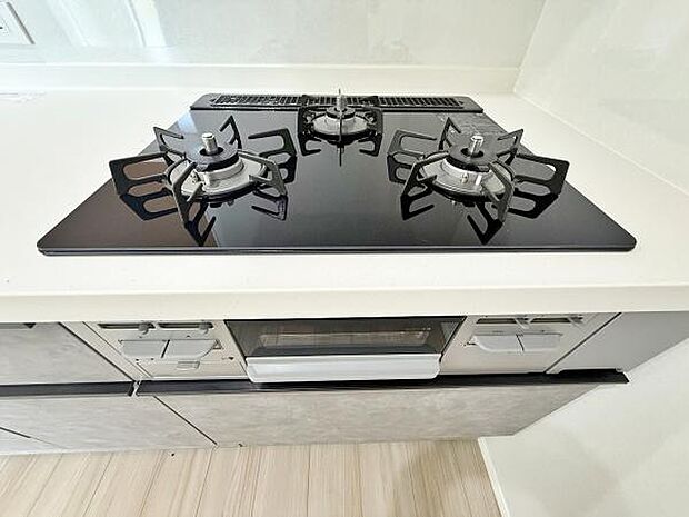 3口コンロなのでお料理がはかどりそうです。