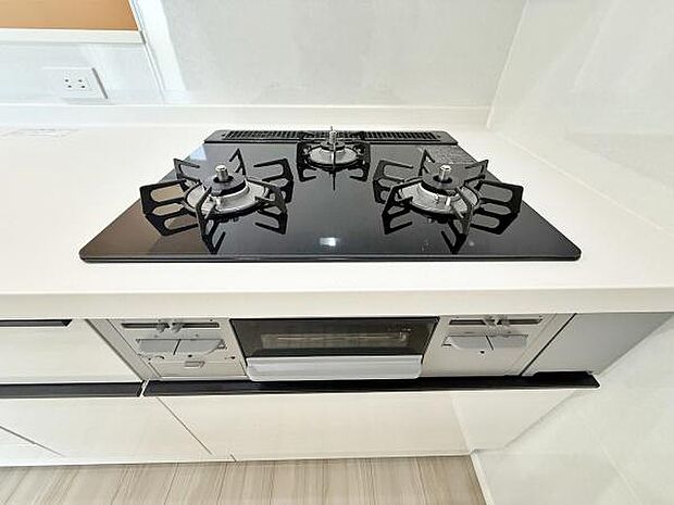 3口コンロなのでお料理がはかどりそうです。