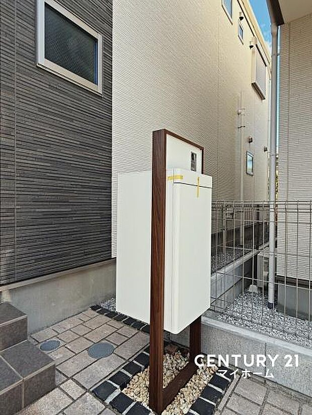 宅配ボックス付きです♪