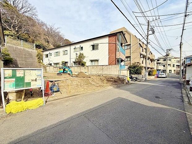 人通り車通りも少なくお子様がいらっしゃるご家庭も安心してお住まいになれます。