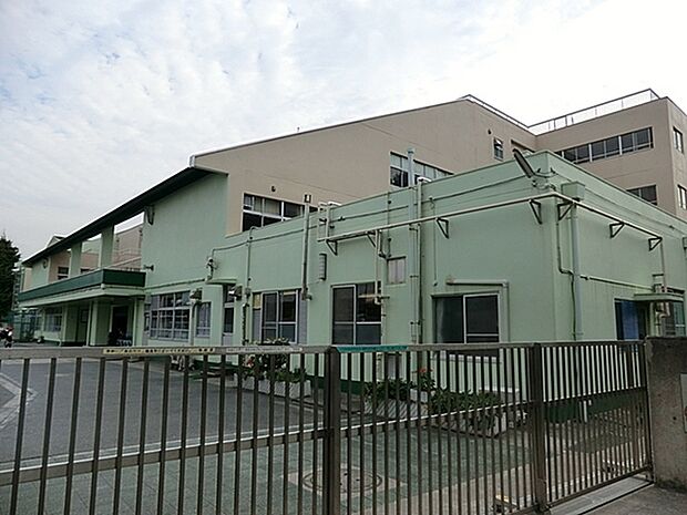 横浜市立磯子小学校まで513m