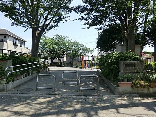 夏山第二公園まで240m
