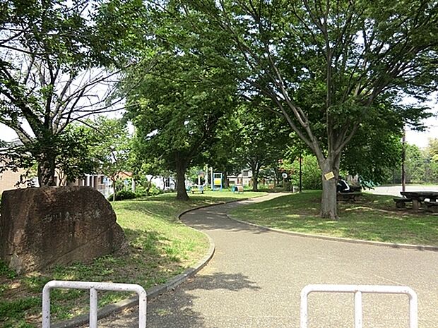 西川島町公園まで617m