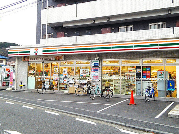 セブンイレブン綱島西4丁目店まで430m、コンビニもあって便利です