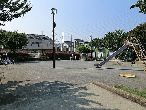 高田ひまわり公園まで634m